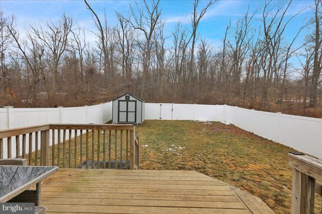 422 SMOKERING DR, Robesonia, PA 19551