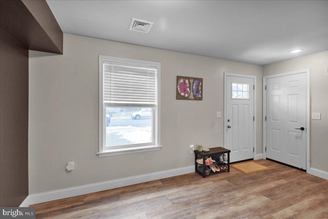 422 SMOKERING DR, Robesonia, PA 19551