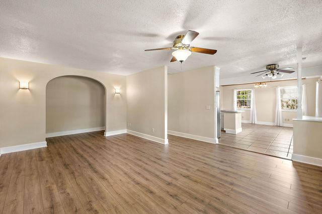 13 Joyce Avenue, Mount Pleasant, SC 29464