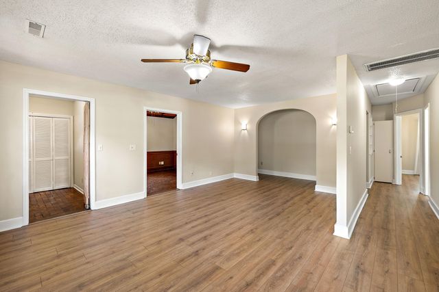 13 Joyce Avenue, Mount Pleasant, SC 29464