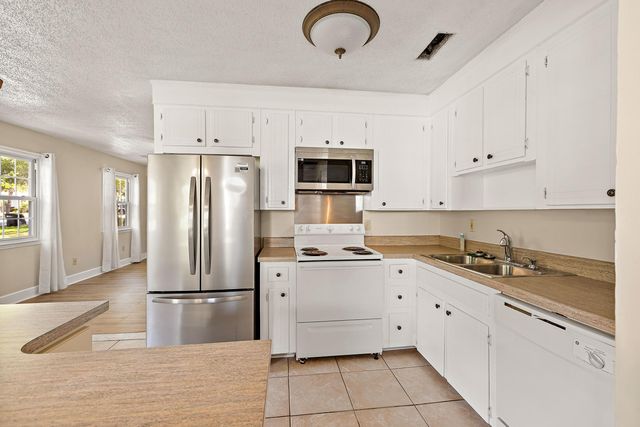 13 Joyce Avenue, Mount Pleasant, SC 29464