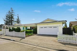 5514 Mulberry Dr, Santa Rosa, CA 95409