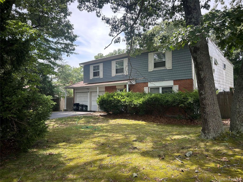 47 Andover Drive, Coram, NY 11727
