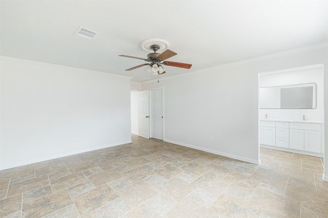 10055 Larston Street, Houston, TX 77055