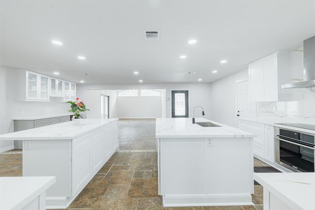 10055 Larston Street, Houston, TX 77055