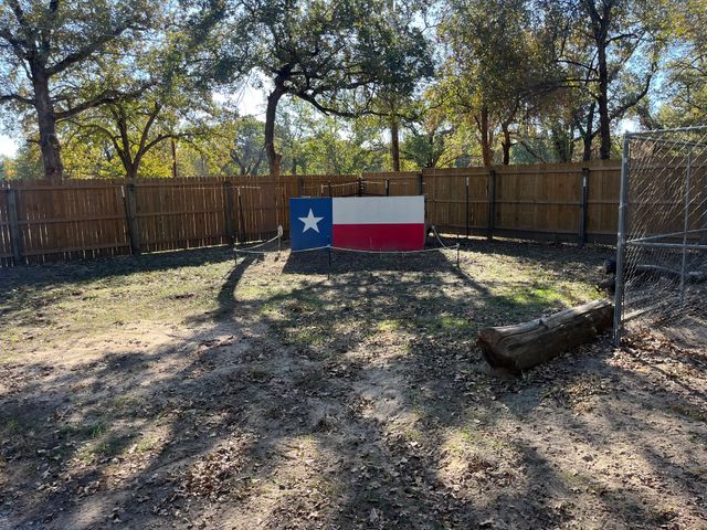 126 Briar Oaks Drive, Azle, TX 76020