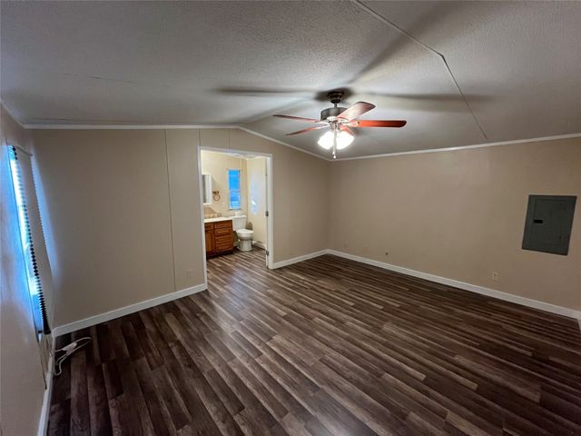 126 Briar Oaks Drive, Azle, TX 76020