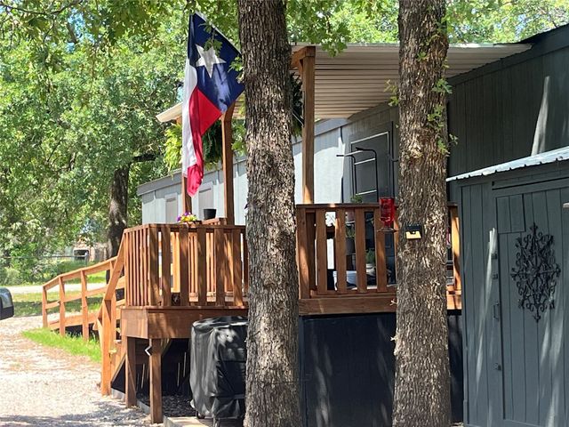 126 Briar Oaks Drive, Azle, TX 76020