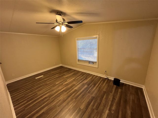 126 Briar Oaks Drive, Azle, TX 76020