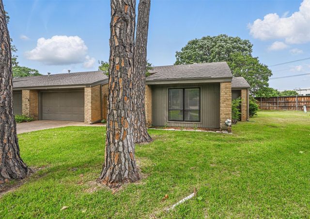 1804 Sunnyvale Road B, Grand Prairie, TX 75050