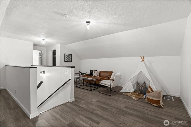 3333 Creek View Court SE, Port Orchard, WA 98366