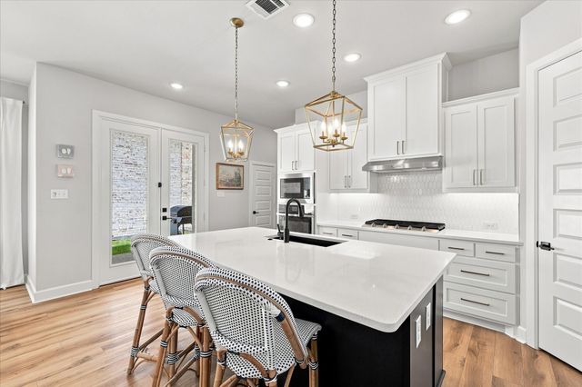 6132 Mayfair Mews, North Richland Hills, TX 76180