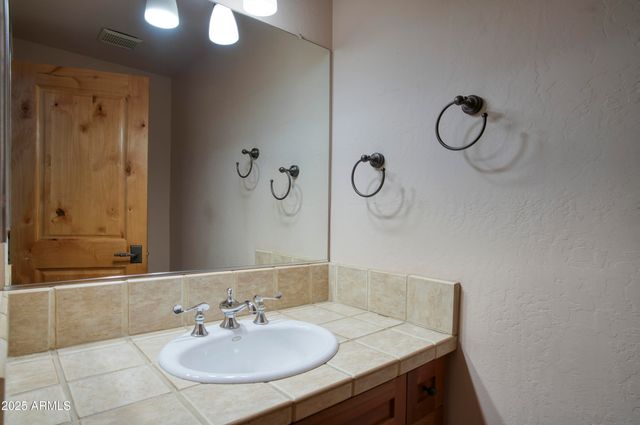 235 W PORTLAND Street, Phoenix, AZ 85003