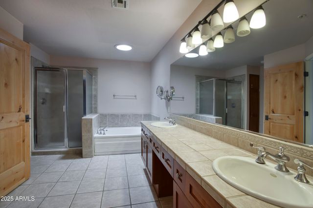 235 W PORTLAND Street, Phoenix, AZ 85003