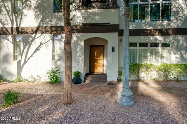 235 W PORTLAND Street, Phoenix, AZ 85003