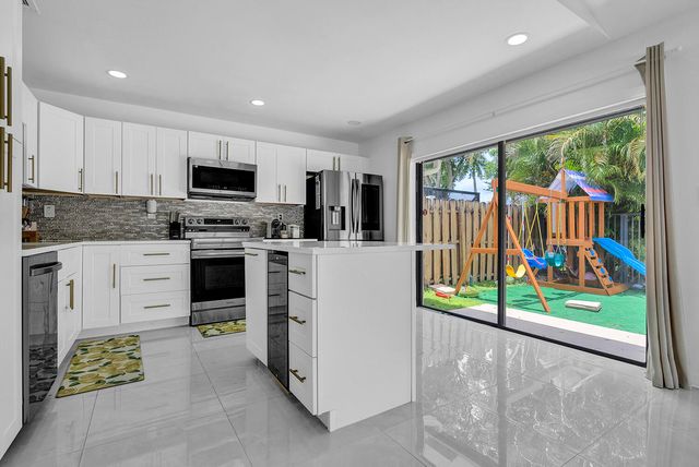 21641 SUTTERS Lane, Boca Raton, FL 33428