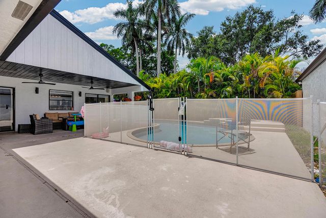 21641 SUTTERS Lane, Boca Raton, FL 33428
