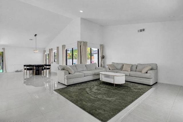 21641 SUTTERS Lane, Boca Raton, FL 33428