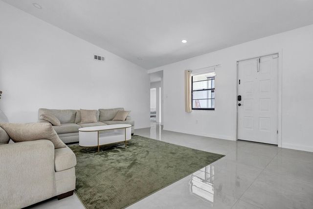 21641 SUTTERS Lane, Boca Raton, FL 33428