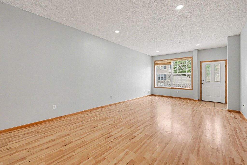11212 Aberdeen Street NE C, Blaine, MN 55449 — photo 4