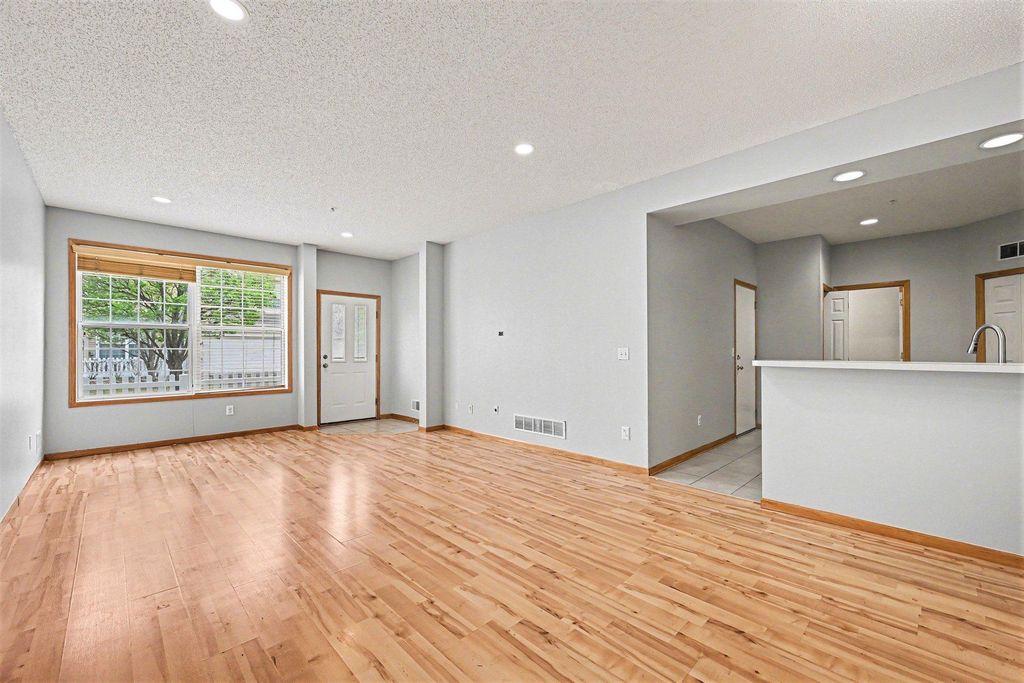 11212 Aberdeen Street NE C, Blaine, MN 55449 — photo 5