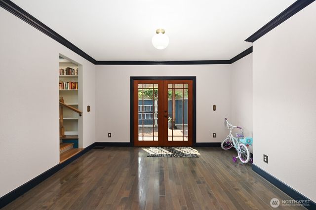 9556 Phinney Avenue N, Seattle, WA 98103