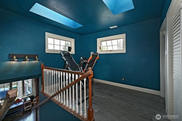 9556 Phinney Avenue N, Seattle, WA 98103