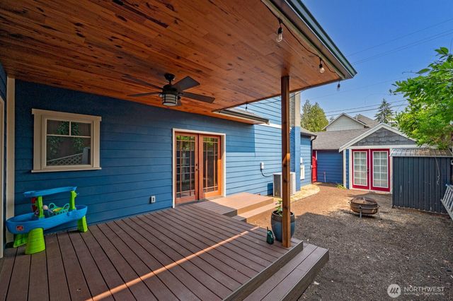 9556 Phinney Avenue N, Seattle, WA 98103