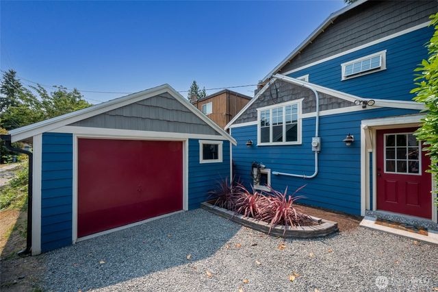9556 Phinney Avenue N, Seattle, WA 98103
