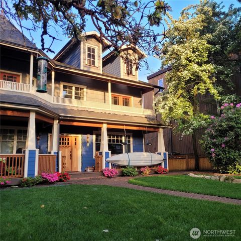 9556 Phinney Avenue N, Seattle, WA 98103