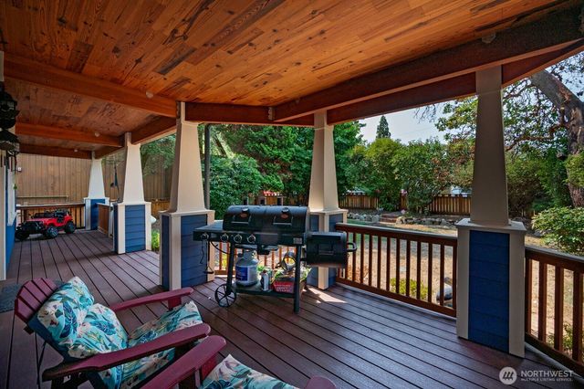 9556 Phinney Avenue N, Seattle, WA 98103