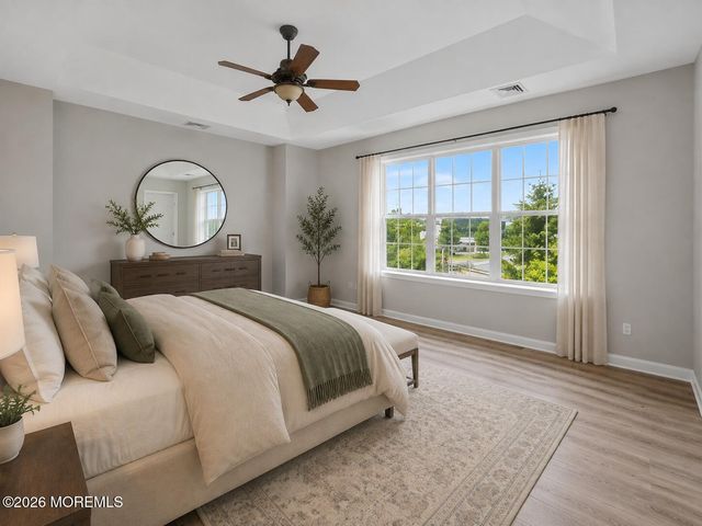 136 Mill Pond Way 22, Eatontown, NJ 07724