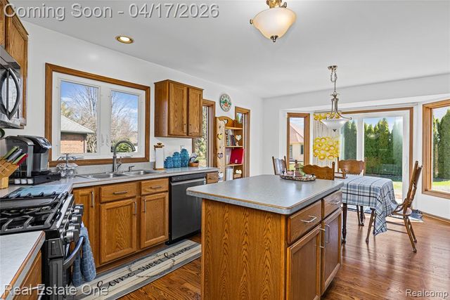 14817 Sparrow Drive, Shelby Twp, MI 48315