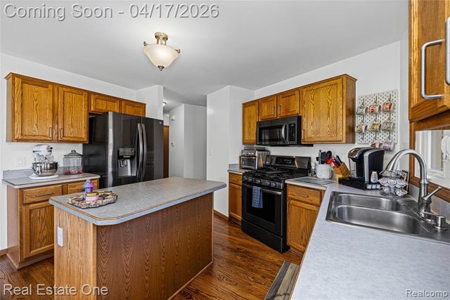 14817 Sparrow Drive, Shelby Twp, MI 48315