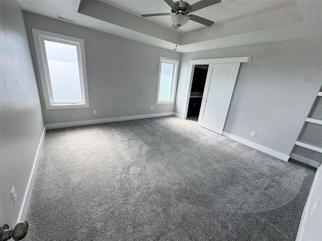 10009 Powell Avenue, Johnston, IA 50131