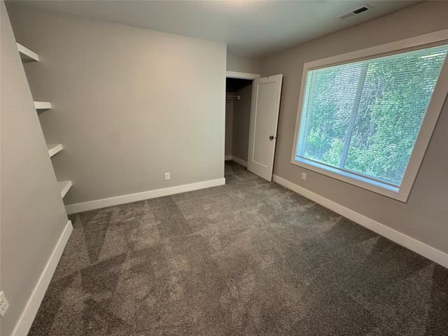 10009 Powell Avenue, Johnston, IA 50131