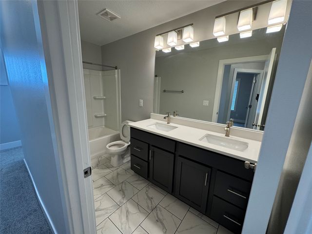 10009 Powell Avenue, Johnston, IA 50131