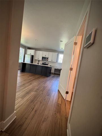 10009 Powell Avenue, Johnston, IA 50131