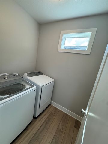 10009 Powell Avenue, Johnston, IA 50131