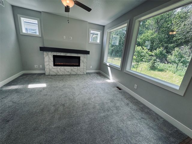 10009 Powell Avenue, Johnston, IA 50131