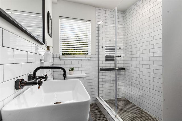 2240 Cheshire Bridge NE Road 206, Atlanta, GA 30324