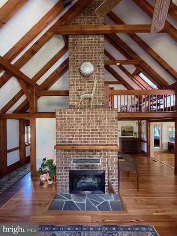 521 DEARING RD, Huntly, VA 22640