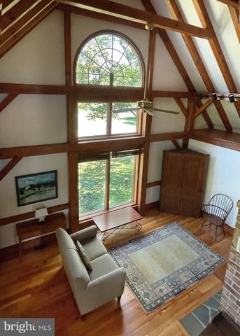 521 DEARING RD, Huntly, VA 22640