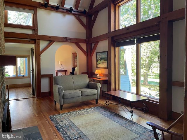521 DEARING RD, Huntly, VA 22640
