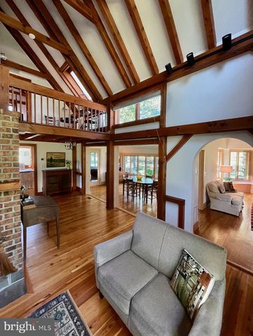 521 DEARING RD, Huntly, VA 22640