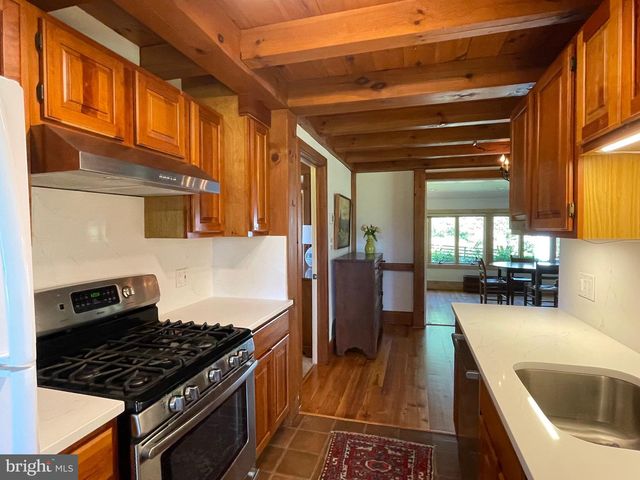 521 DEARING RD, Huntly, VA 22640