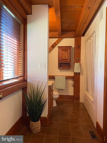 521 DEARING RD, Huntly, VA 22640