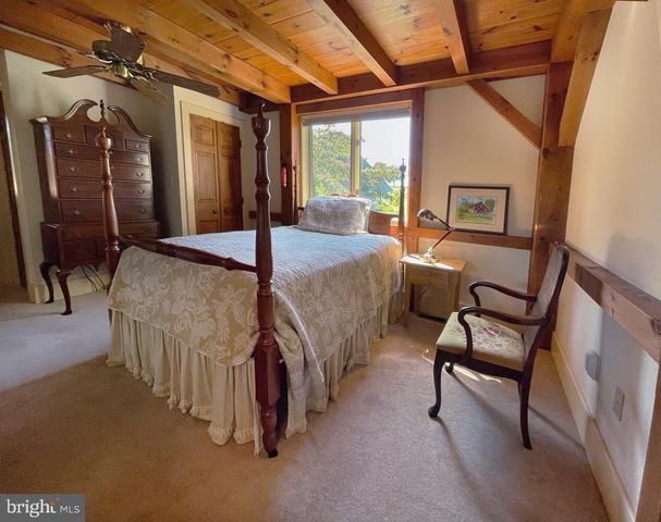 521 DEARING RD, Huntly, VA 22640