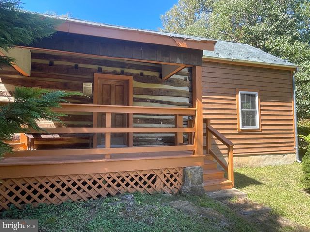 521 DEARING RD, Huntly, VA 22640