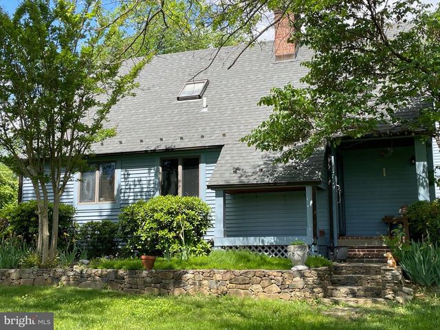 521 DEARING RD, Huntly, VA 22640